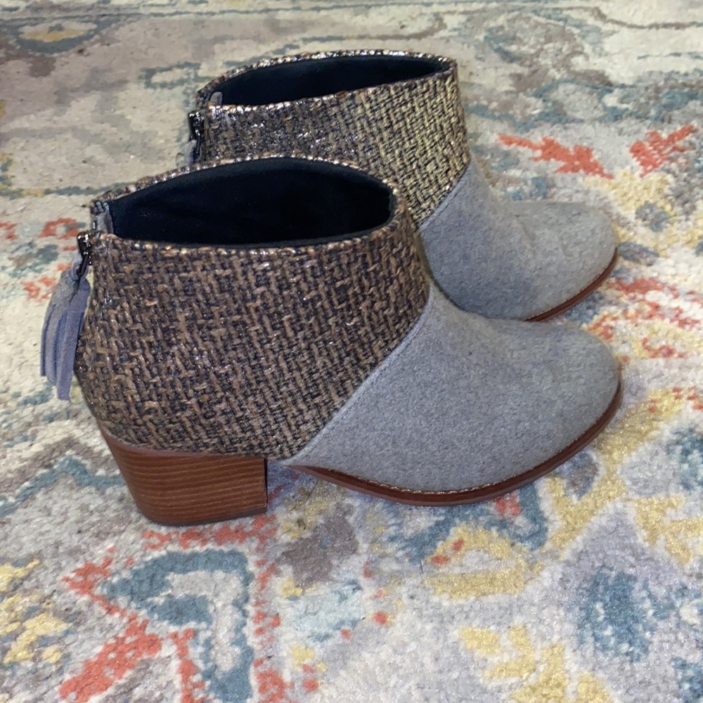 TOMS Lelia Grey Felt Shine Ankle Booties - Picture 4 of 11